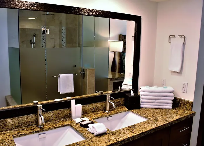 2 Bedroom Executive Suite. In The Heart Of Cabo! Pensión *