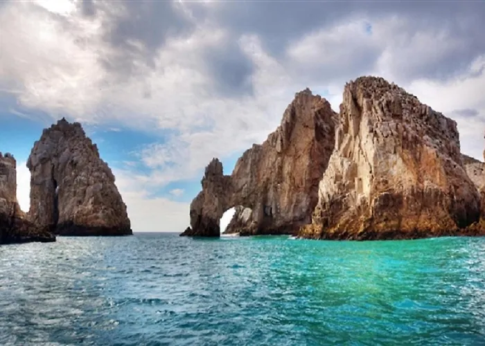 2 Bedroom Executive Suite. In The Heart Of Cabo! Pensión Cabo San Lucas